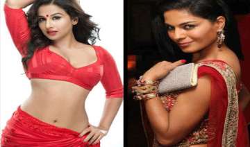who s the dirtier silk smitha vidya or veena view... who s the dirtier silk smitha vidya or veena view...