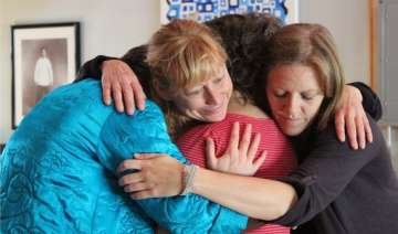 a hug a day keeps the doctor away - India TV a hug a day keeps the doctor away - India TV