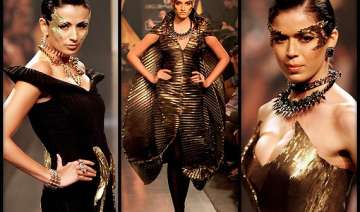 lakme fashion week 2014 gaurav gupta makes mystic... lakme fashion week 2014 gaurav gupta makes mystic...