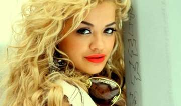 red lipstick helps make an impact rita ora -... red lipstick helps make an impact rita ora -...