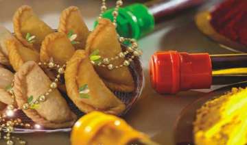 holi special spice up festivites with right... holi special spice up festivites with right...