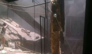 canada mall roof collapse prompts evacuation -... canada mall roof collapse prompts evacuation -...