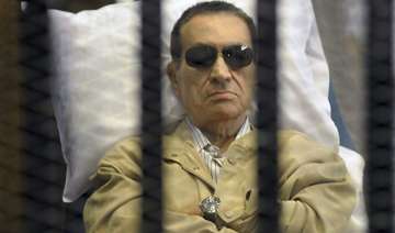 doctors administer oxygen to mubarak overnight -... doctors administer oxygen to mubarak overnight -...