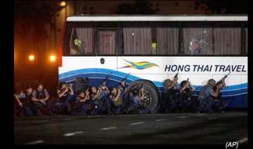 philippines bus hostage crisis ends with 8 dead -... philippines bus hostage crisis ends with 8 dead -...
