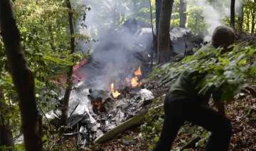 7 die 31 survive as planes crash in midair over... 7 die 31 survive as planes crash in midair over...