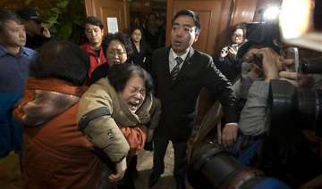 malaysia airlines to take families to recovery... malaysia airlines to take families to recovery...