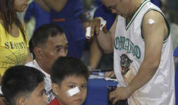 new year firecrackers injure nearly 500 filipinos... new year firecrackers injure nearly 500 filipinos...