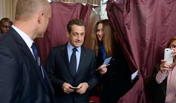 polls open in france for presidential election -... polls open in france for presidential election -...