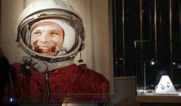 50 years ago man s first flight to space - India... 50 years ago man s first flight to space - India...