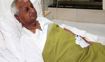 anna hazare to undergo treatment in gurgaon -... anna hazare to undergo treatment in gurgaon -...