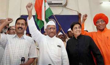 anna kejriwal declare assets demand videography... anna kejriwal declare assets demand videography...
