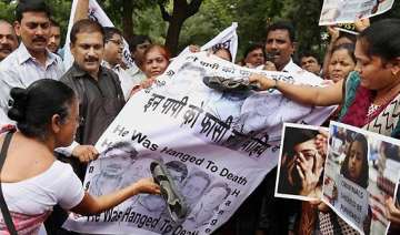 assam photo journalists protest against mumbai... assam photo journalists protest against mumbai...