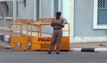 curfew in yanam near puducherry after workers... curfew in yanam near puducherry after workers...