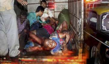 death toll in mumbai blasts rises to 19 - India TV death toll in mumbai blasts rises to 19 - India TV