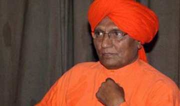 delhi govt sends notice to swami agnivesh for... delhi govt sends notice to swami agnivesh for...