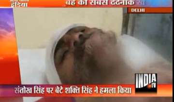 delhi youth injures father with sword - India TV delhi youth injures father with sword - India TV