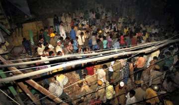 five storeyed 100 year old building collapses in... five storeyed 100 year old building collapses in...