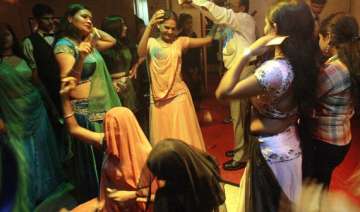 57 girls rescued from thane bar 14 persons... 57 girls rescued from thane bar 14 persons...