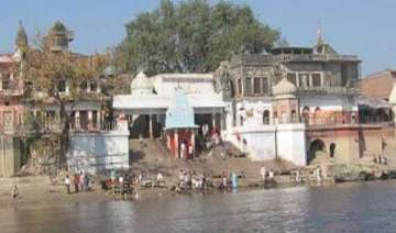 hindu devotees offer 51 000 metre long cloth to... hindu devotees offer 51 000 metre long cloth to...