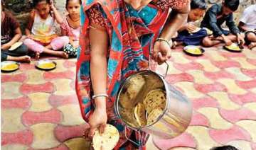 one child dies 11 ill after eating food in bihar... one child dies 11 ill after eating food in bihar...
