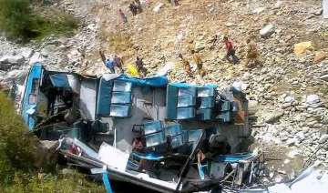 9 killed 8 injured in bus accident in himachal... 9 killed 8 injured in bus accident in himachal...