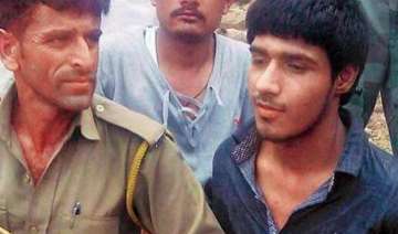 i hate indian army pak terrorist naved says... i hate indian army pak terrorist naved says...