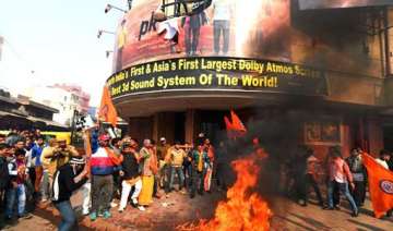 protests continue in gujarat against aamir khan s... protests continue in gujarat against aamir khan s...