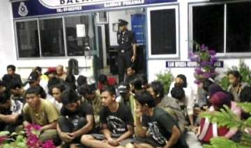 malaysia deports lankan national to colombo... malaysia deports lankan national to colombo...