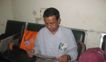 kolkata police arrests professor for mamata... kolkata police arrests professor for mamata...