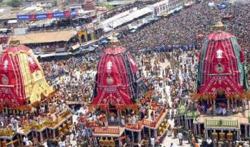 lakhs of devotees throng puri rathyatra - India TV lakhs of devotees throng puri rathyatra - India TV