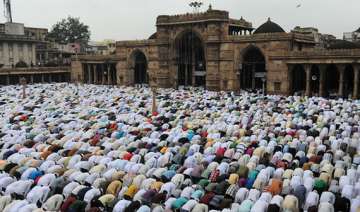 muslims celebrate eid ul fitr across india -... muslims celebrate eid ul fitr across india -...