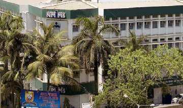 narsee monjee ties up with uk s university of... narsee monjee ties up with uk s university of...
