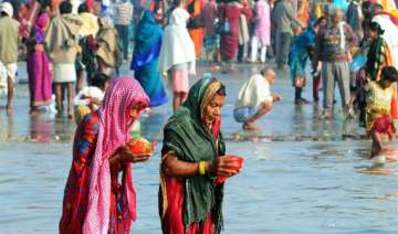over 8 lakh pilgrims take holy dip at gangasagar... over 8 lakh pilgrims take holy dip at gangasagar...