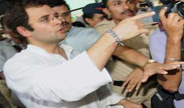 rahul gandhi meets mumbai fishermen - India TV rahul gandhi meets mumbai fishermen - India TV