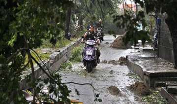 tn puducherry cyclone toll reaches 42 - India TV tn puducherry cyclone toll reaches 42 - India TV