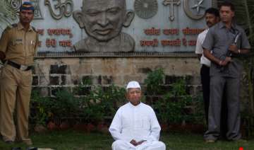 team anna appeals to hazare to end fast - India TV team anna appeals to hazare to end fast - India TV