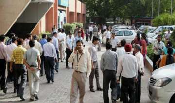 tremors felt in punjab chandigarh haryana - India... tremors felt in punjab chandigarh haryana - India...