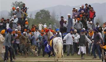 watch in pics sikhs celebrate hola mohalla in... watch in pics sikhs celebrate hola mohalla in...