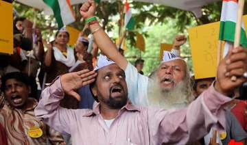 wide spread support to anna hazare in ap - India... wide spread support to anna hazare in ap - India...