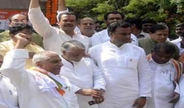 telangana 39 cong 34 tdp mlas resign - India TV telangana 39 cong 34 tdp mlas resign - India TV