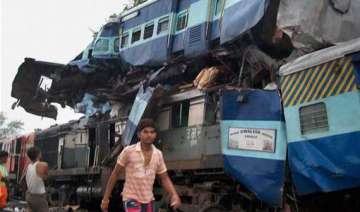 1 220 killed in train mishaps in 5 yrs in india... 1 220 killed in train mishaps in 5 yrs in india...
