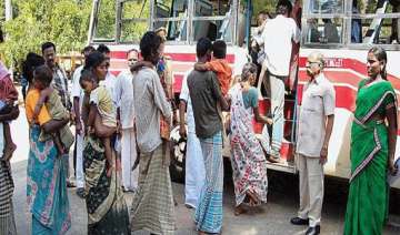 118 bonded labourers rescued in tn - India TV 118 bonded labourers rescued in tn - India TV