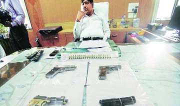 1 950 illegal pistols seized three held - India TV 1 950 illegal pistols seized three held - India TV