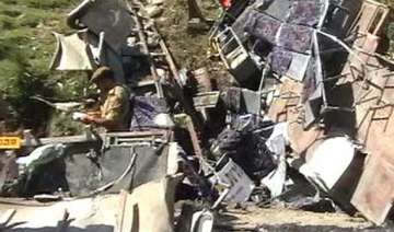 2 killed 21 injured as minibus falls into gorge... 2 killed 21 injured as minibus falls into gorge...
