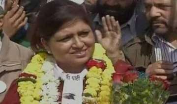 aap s savita bhatti opts out of ls contest -... aap s savita bhatti opts out of ls contest -...