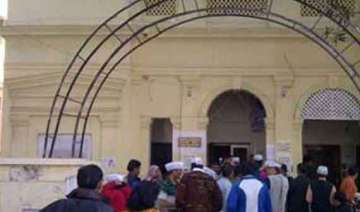 aap to move out following neighbours complaint -... aap to move out following neighbours complaint -...