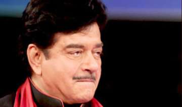 advani is the best pm candidate shatrughan sinha... advani is the best pm candidate shatrughan sinha...