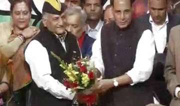 former army chief retd gen v k singh joins bjp -... former army chief retd gen v k singh joins bjp -...