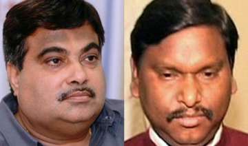 gadkari summons munda to delhi to discuss by poll... gadkari summons munda to delhi to discuss by poll...