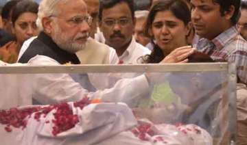 gopinath munde s body being flown to his native... gopinath munde s body being flown to his native...